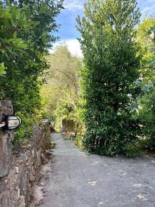 Дома для отпуска Krasici Green House Тиват Двухуровневый дом располагает четырьмя спальнями и террасой и видом на море.-38